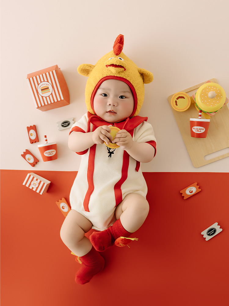 Baby Food With Chicken - 100일 아기 성장 사진 촬영 소품